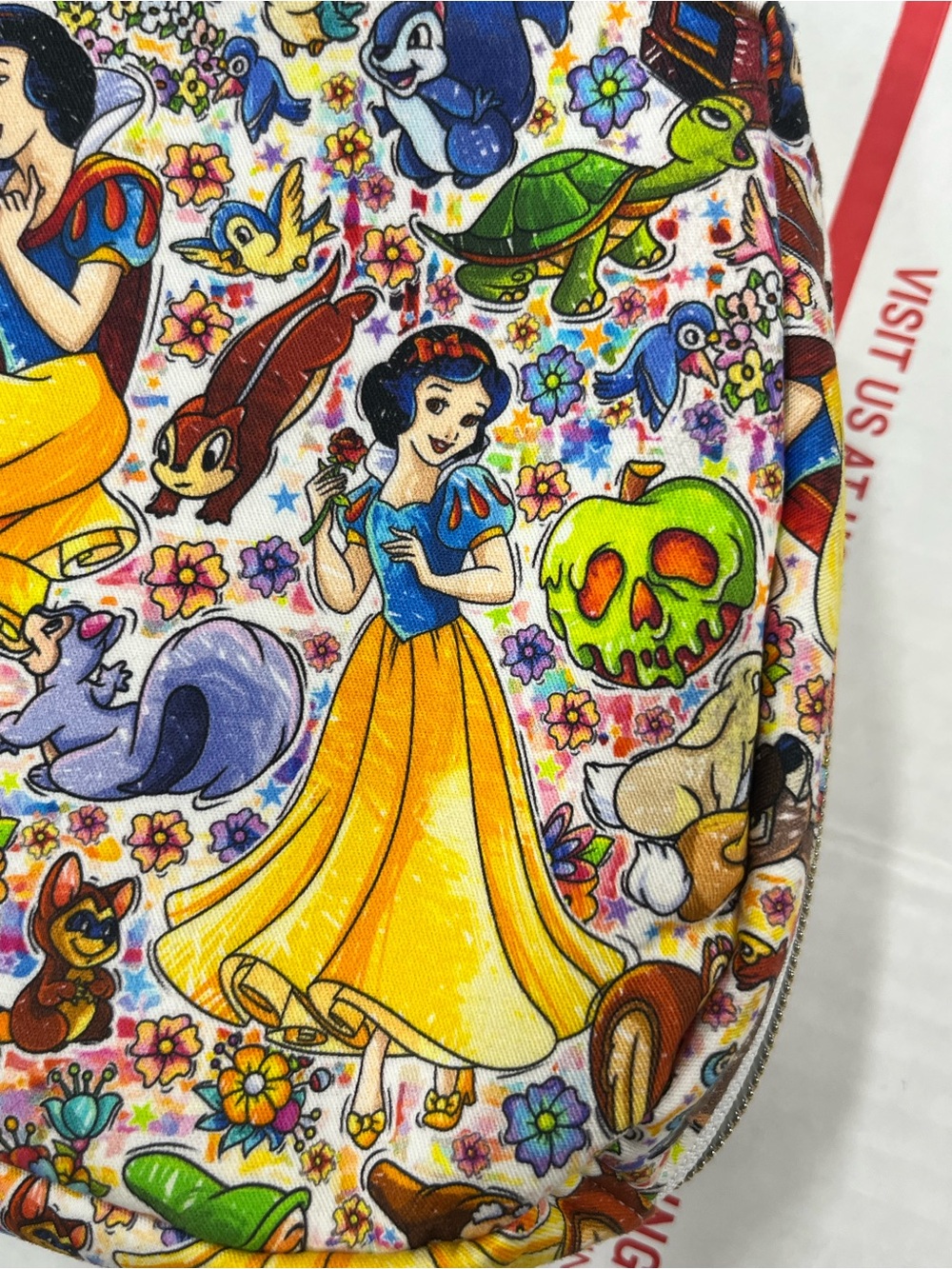 Disney Snow White Inspired Pouch - Picture 3 of 12
